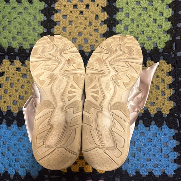 Puma X Fenty Bow Sneaker DS Pink Tint US Women 8 - Picture 6 of 6